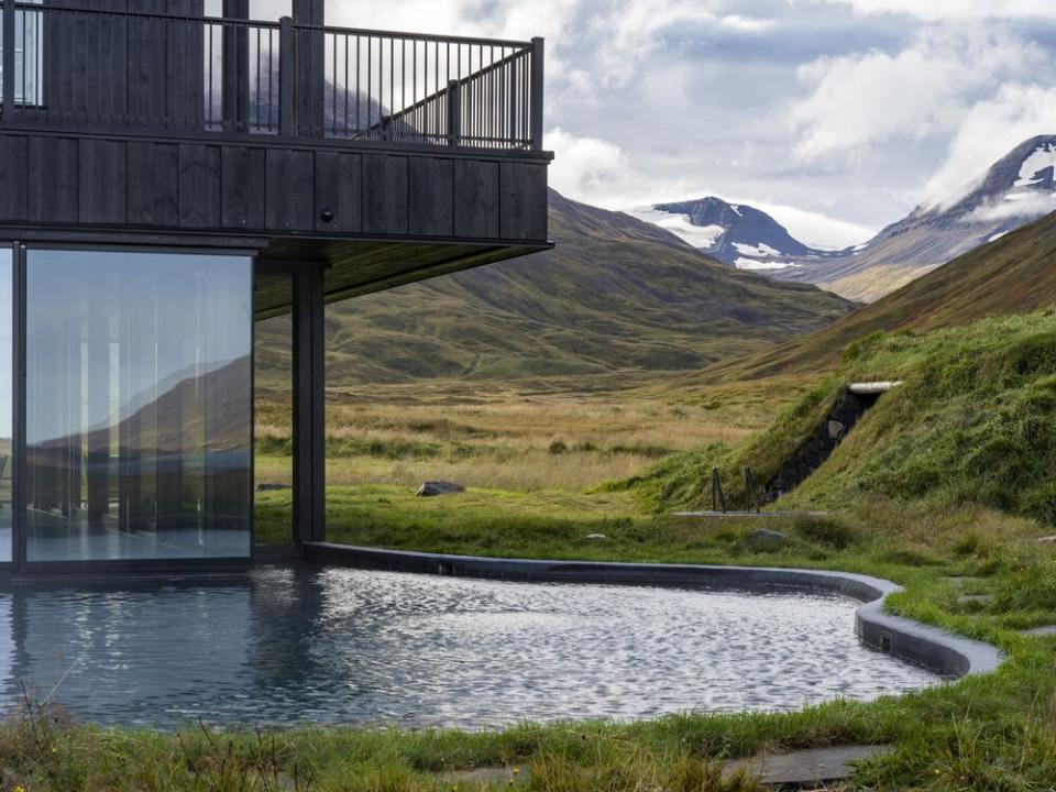 editors picks favourite hotels, deplar farm iceland