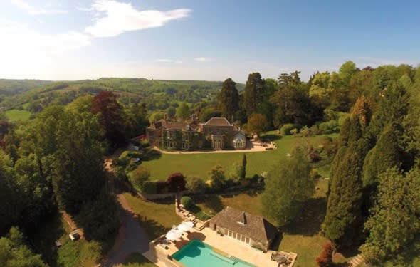 Victoria and David Beckham buying £5.4 million mansion in the Cotswolds?