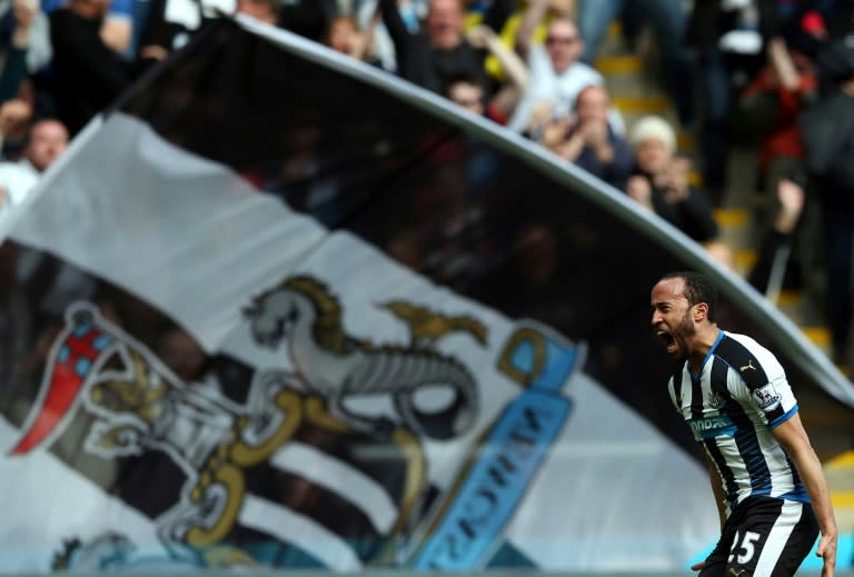 Newcastle United's midfielder Andros Townsend celebrates scoring the opening goal during the English Premier League match against Crystal Palace at St James' Park on April 30, 2016