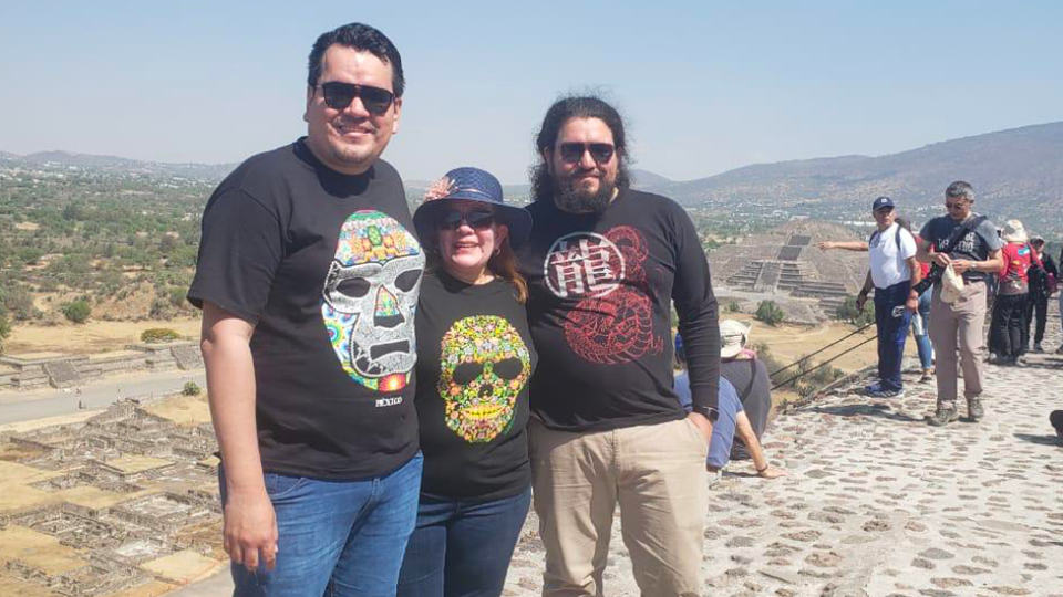 Lorena Mayén visitó junto a sus hijos las pirámides de Teotihuacán