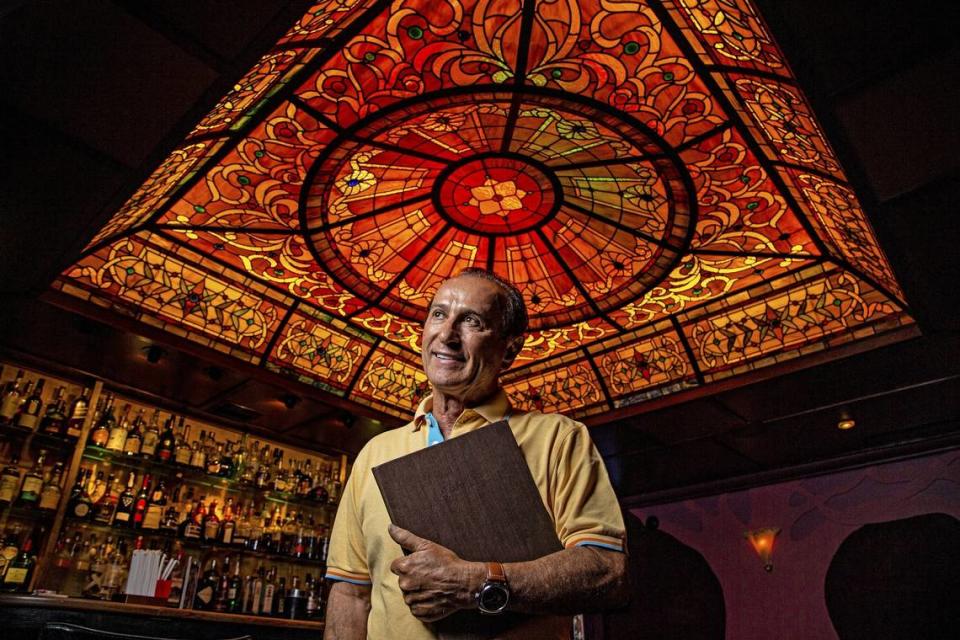 The personable Nino Pernetti, who died in 2022, opened Caffe Abbracci in Coral Gables in 1989.