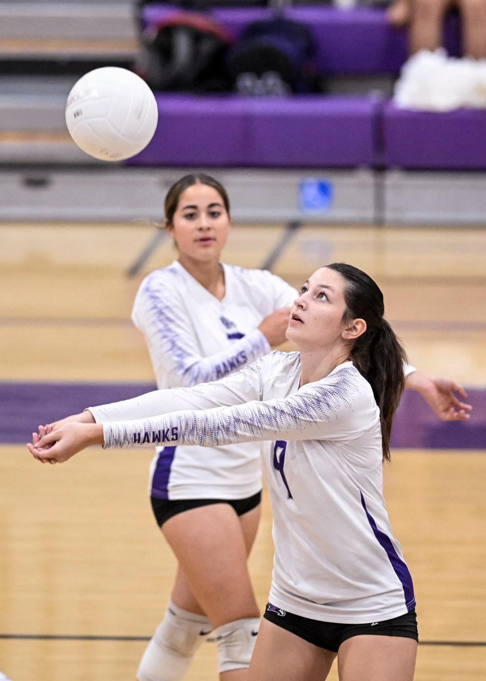 Mission Oak's Olivia Nunes plays against Mission Oak in a non-league high school volleyball game Thursday, September 7, 2023.