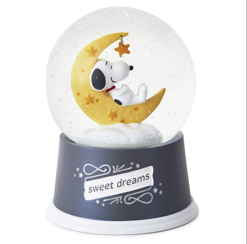 snoopy hallmark snow globe