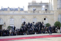 Plus que quelques minutes avant l'arrivée de tous les invités de cette cérémonie officielle. Les journalistes, venus en nombre, se tiennent prêt. AFP