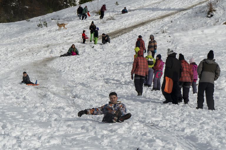 Comenzó a nevar con intensidad desde ayer