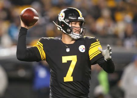 FILE PHOTO: Nov 8, 2018; Pittsburgh, PA, USA; Pittsburgh Steelers quarterback Ben Roethlisberger (7) passes against the Carolina Panthers during the second quarter at Heinz Field. Charles LeClaire-USA TODAY Sports