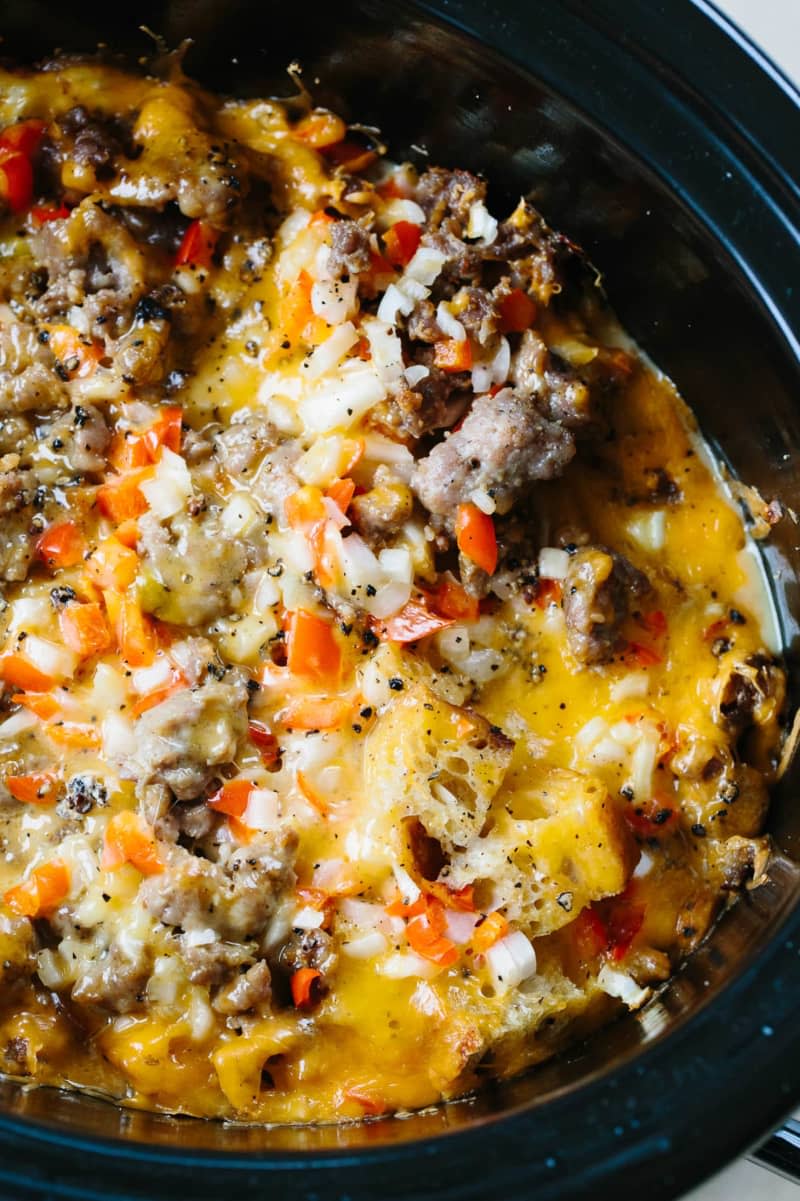 Slow Cooker Sausage and Egg Breakfast Casserole 