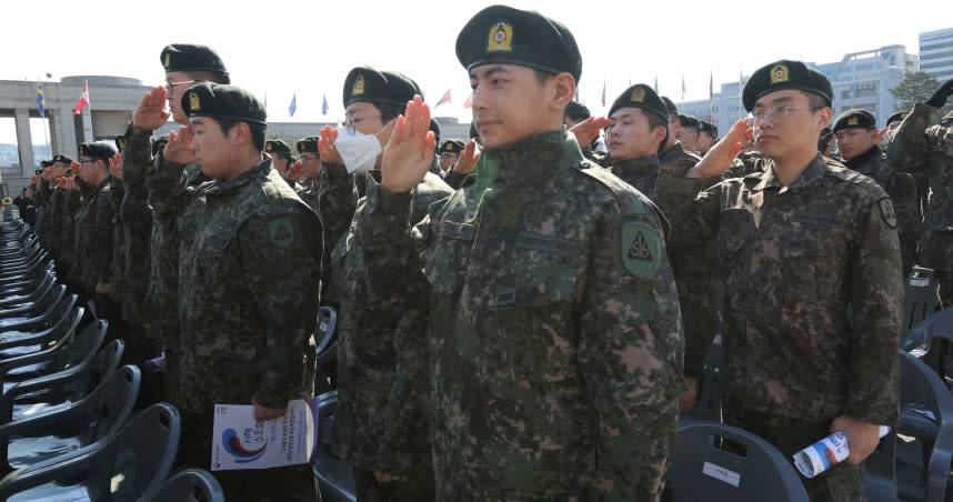 南韓海軍入伍健檢項目，竟將掉髮列為不及格項目之一。（圖／美聯社）