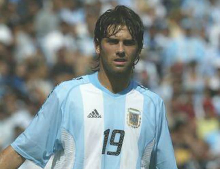 César Carignano con la camiseta de la selección