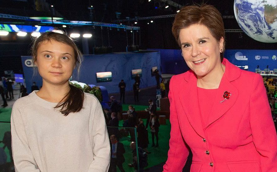 Nicola Sturgeon poses with Greta Thunberg