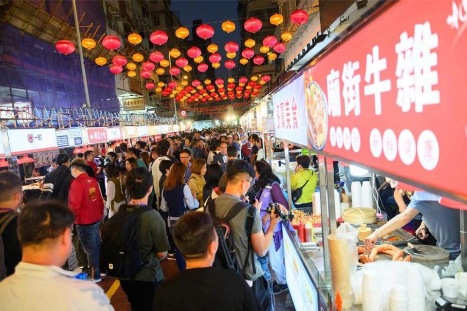 廟街是香港獨有的夜遊熱點，美食、購物與地道文化等多元體驗最能體驗香港情懷！圖／港旅局提供