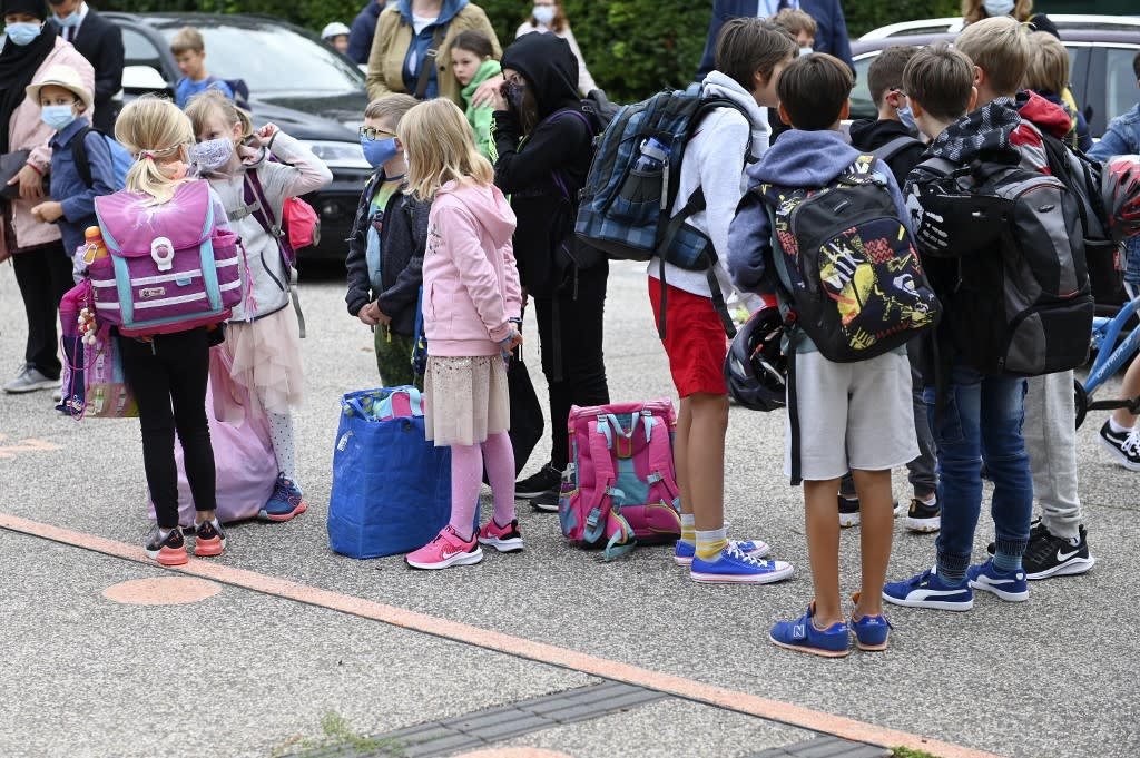 Entre manque d'informations et délais très long pour les tests, les parents se retrouvent dans le flou en cas de cas de Covid-19 parmi les élèves