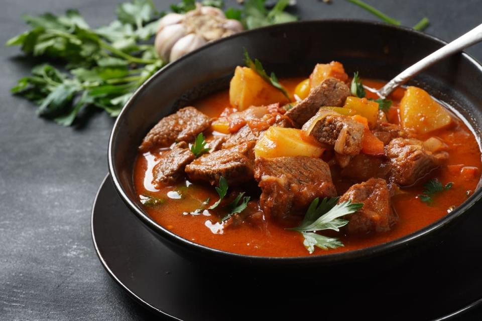 ¿guisado o sopa? goulash para un día frío