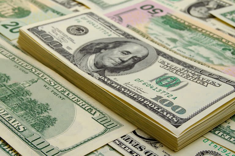 El dólar blue abrió se mantiene estable