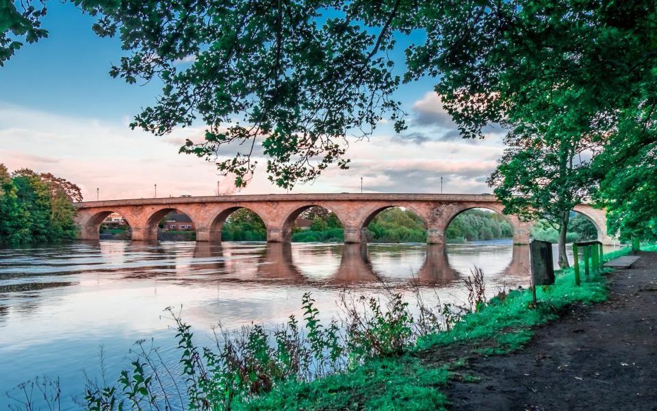 Bridge across the Tyne in Hexham - RawPhoto1/iStockphoto