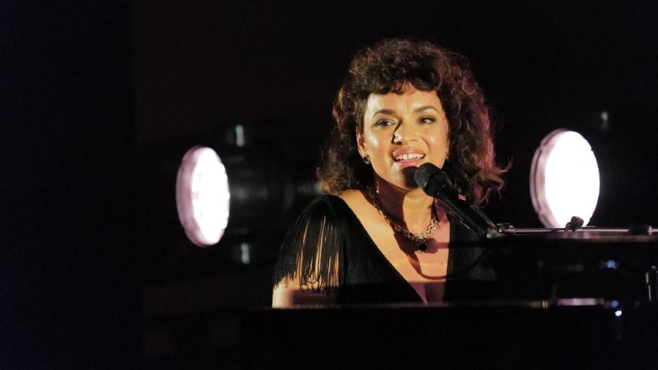 Norah jones singing; norah jones songs