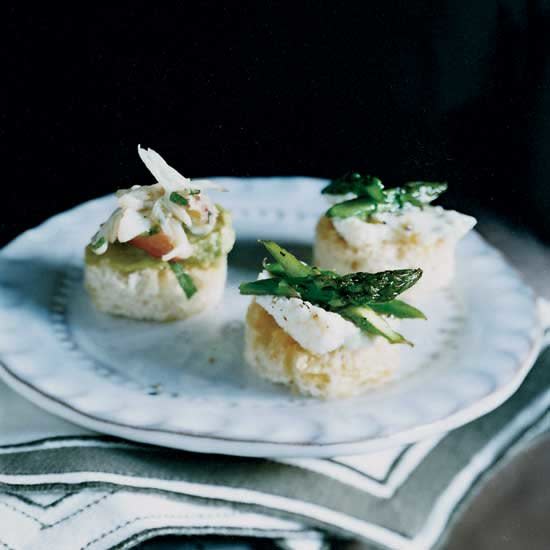 Asparagus-and-Ricotta Toasts