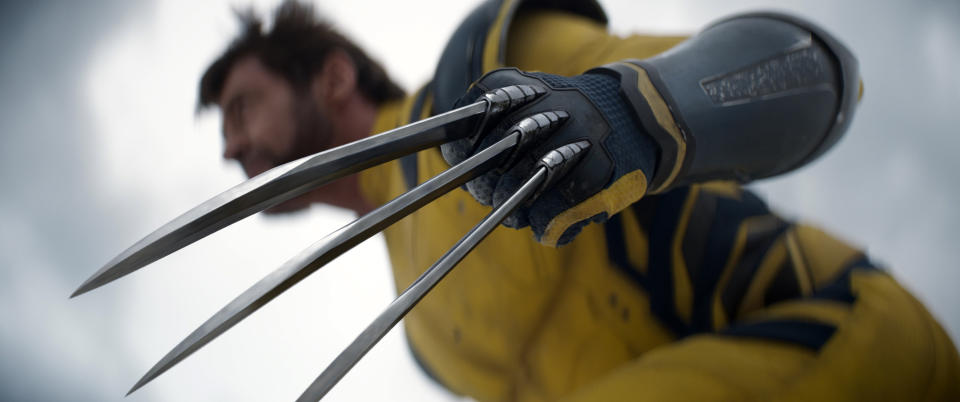 Esta imagen proporcionada por 20th Century Studios/Marvel Studios muestra a Hugh Jackman como Wolverine/Logan en una escena de "Deadpool & Wolverine". (20th Century Studios/Marvel Studios vía AP)
