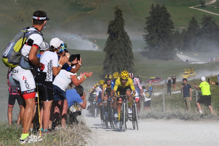 <span class="article__caption">The Tour de France has seen stages over the dirt of Plateau de Glieres and taken stage finishes to gravel climbs.</span> (Photo: Getty Images)