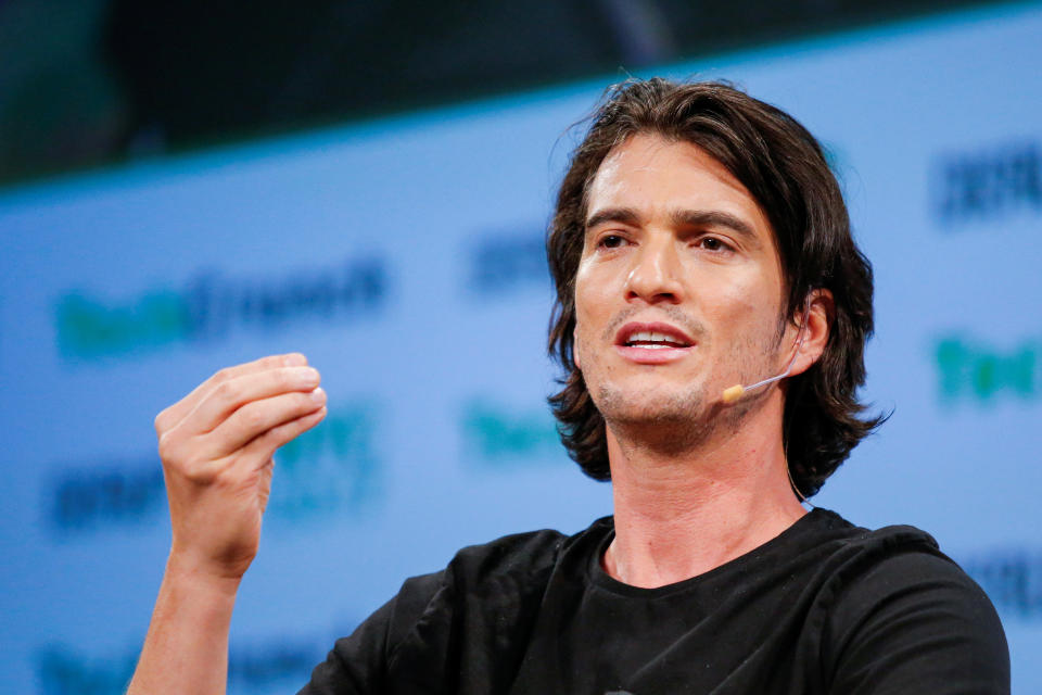 Adam Neumann, Prif Swyddog Gweithredol WeWork, yn siarad â gwesteion yn ystod digwyddiad TechCrunch Disrupt yn Manhattan, yn Ninas Efrog Newydd, NY, UD Mai 15, 2017. REUTERS/Eduardo Munoz