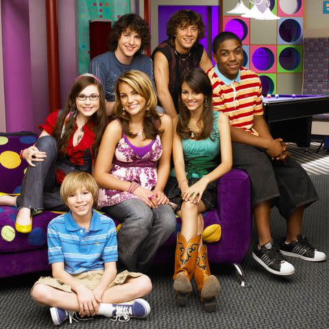 <p>Nickelodeon / Courtesy: Everett Collection</p> The cast of Zoey 101: Sean Flynn, Matthew Underwood, Christopher Massey, Erin Sanders, Jamie Lynn Spears, Victoria Justice and Paul Butcher