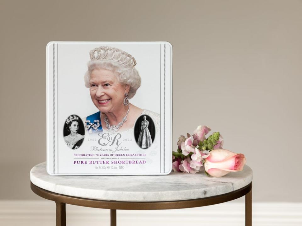 Walker’s Shortbread has launched a commemorative tin for the Queen’s Platinum Jubilee (Walker’s)