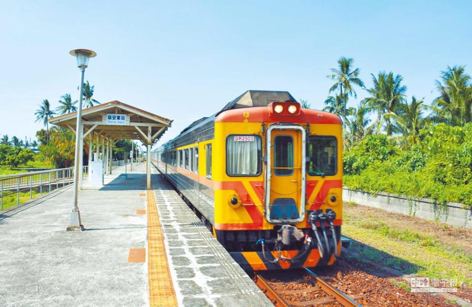 前瞻計畫的東港觀光鐵道部分曾規劃從鎮安車站拉到東港，但地方看衰後續帶來的觀光效益。（中時資料照／林和生攝）