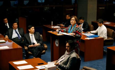 Philippine Senator Leila de Lima delivers a privilege speech at the Senate in Pasay city, Metro Manila, Philippines September 20, 2016. REUTERS/Erik De Castro