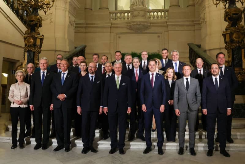 King of Belgium Philippe (C) poses for a group photo with European leaders during a reception on the occasion of the special meeting of the European Council.  Dario Pignatelli v European Council/dpa