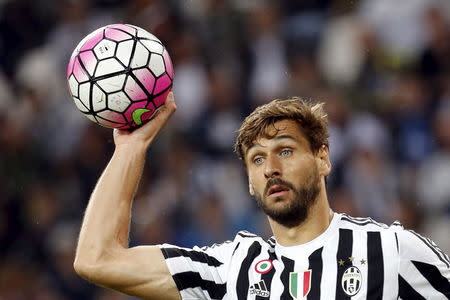 Juventus' Fernando Llorente holds the ball during their Serie A soccer match against Udinese at Juventus stadium in Turin August 23, 2015. REUTERS/Giampiero Sposito