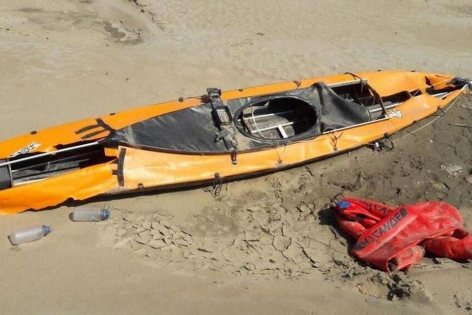 Her canoe was found by navy sailors who launched a search operation (Brazilian Navy)