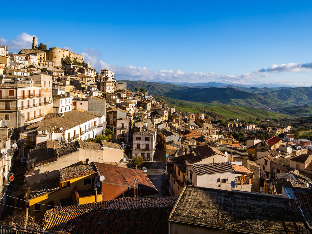 Cammarata liegt etwa 100 Kilometer südöstlich von Palermo (Bild: Andreas Zerndl/ Shutterstock.com)