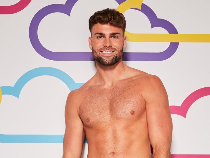 Love Island Who is bombshell contestant Tom? Meet the Macclesfield FC