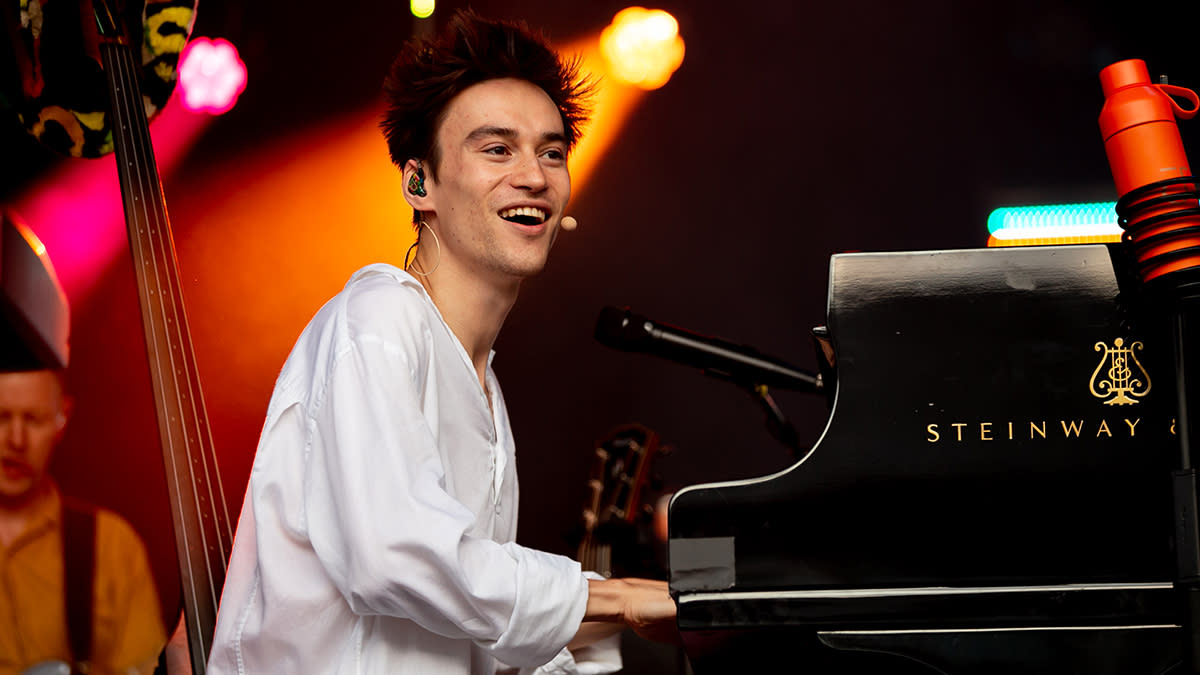  Jacob Collier. 