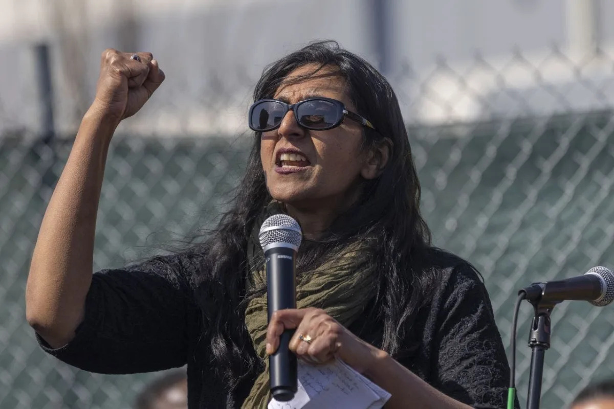 Socialist Seattle Dem who pushed police defunding fumes at cops for not protecti..