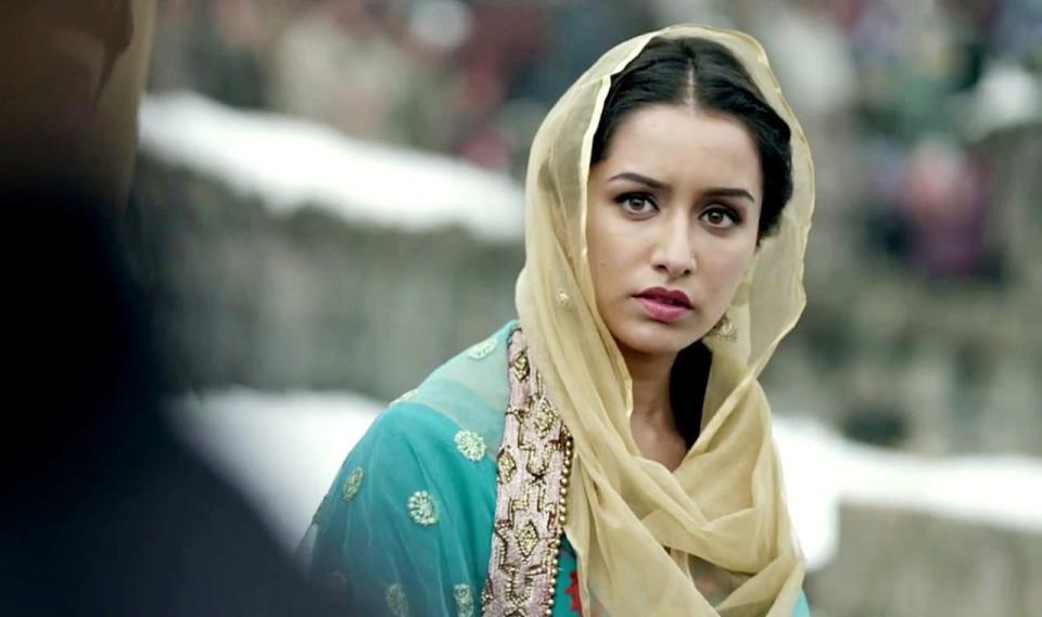 Shraddha Kapoor (Haider): One of the lucky few among the younger lot of actresses, Shraddha Kapoor had the privilege of shooting in Kashmir for none other than Vishal Bhardwaj’s Haider that fetched her lot of critical acclaim. The film that dealt with the subject of terrorism and saw Shahid give his career best performance was shot at some jaw-dropping locations of the valley which wasn’t captured by any other director before. Interestingly, Vishal had shot his film Maachis in Kashmir too.