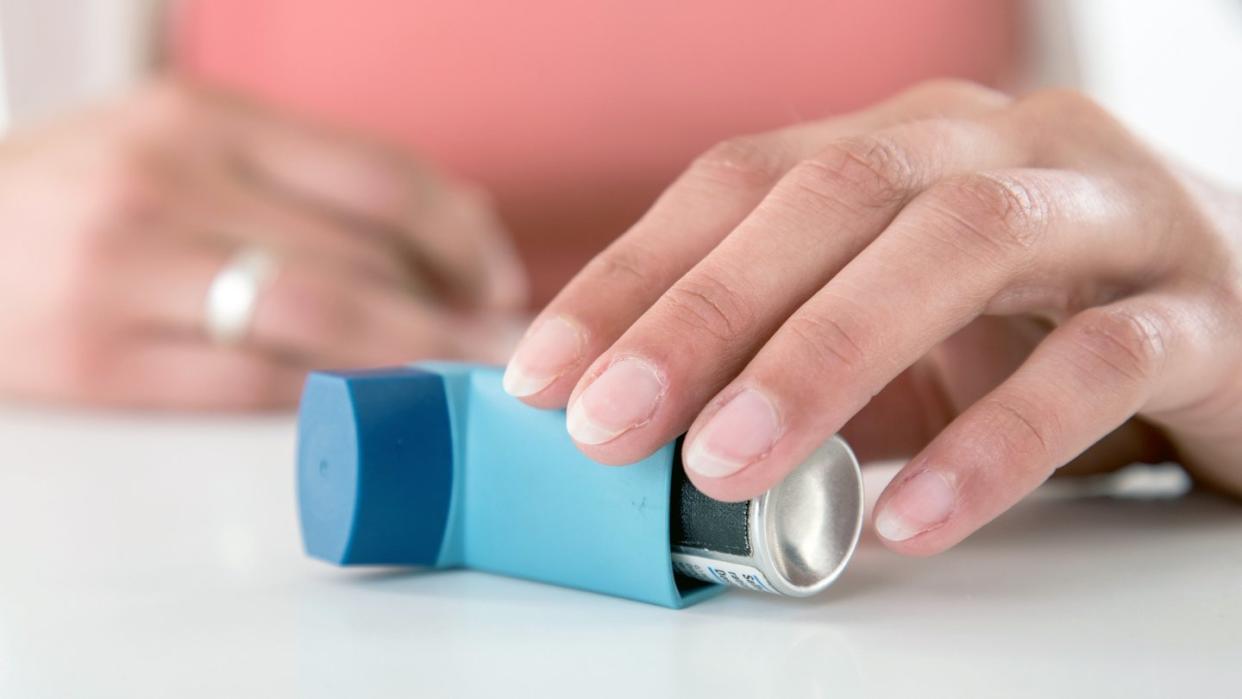 Während einer Schwangerschaft sollten Frauen auf keinen Fall einfach auf ihre Asthma-Medikamente verzichten.