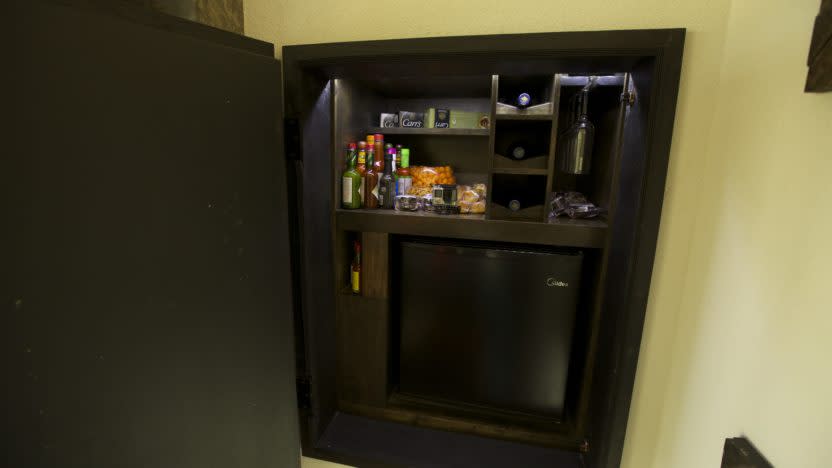 Here's the inside of the "snack elevator"