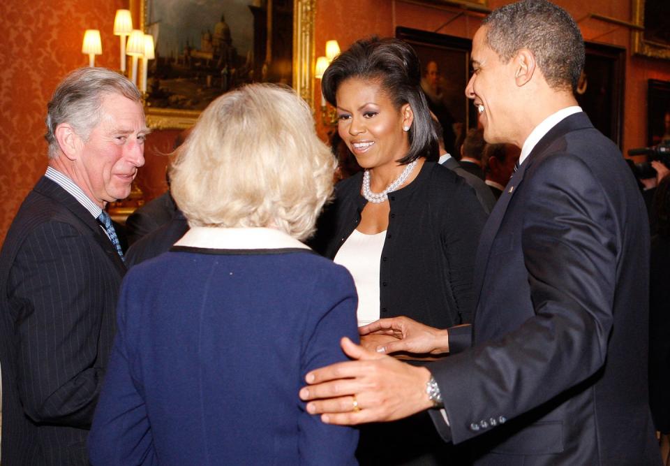 the queen hosts a reception for delegates of the london summit