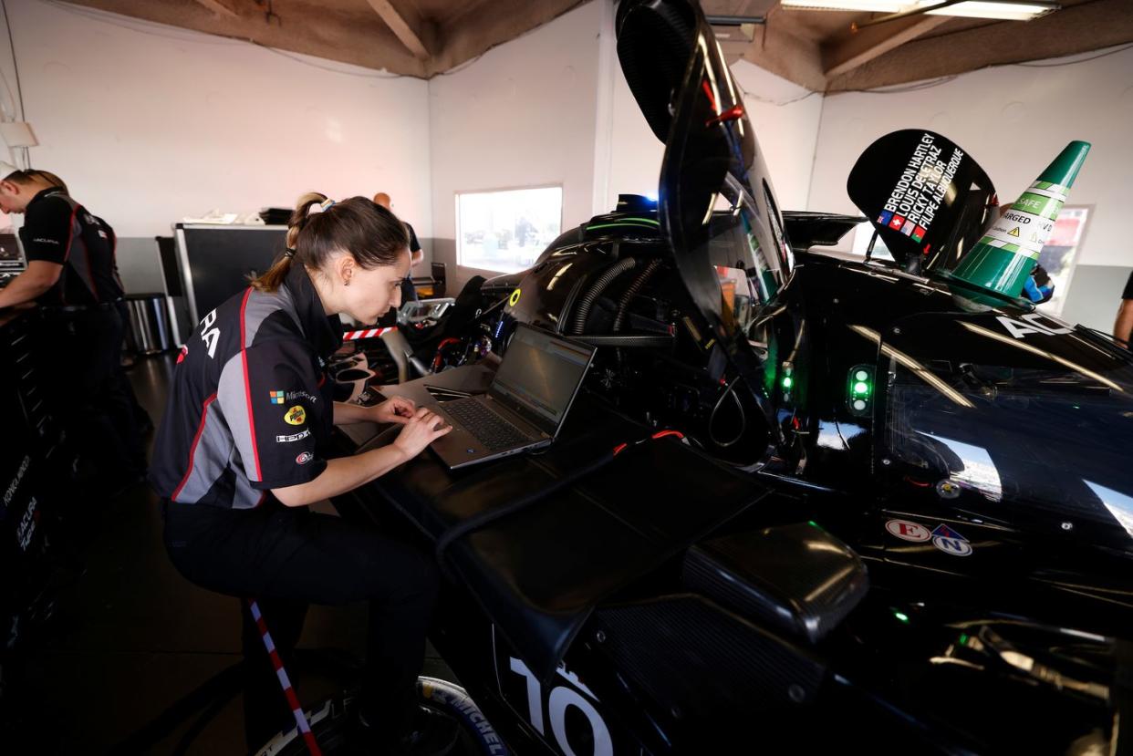 10 wayne taylor racing, acura arx 06, gtp ricky taylor, filipe albuquerque, brendon hartley, louis deletraz, engineer, hpd