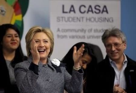 Democratic U.S. Presidential candidate Hillary Clinton attends a workshop meeting at La Casa The Resurrection Project, a immigrant community center, during a campaign stop in Chicago Illinois March 14, 2016. REUTERS/Carlos Barria