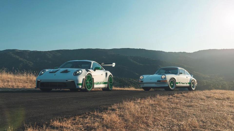 保時捷推出美國市場專屬的 911 GT3 RS Tribute Carrera RS Package，向 Carrera RS 2.7 致敬。