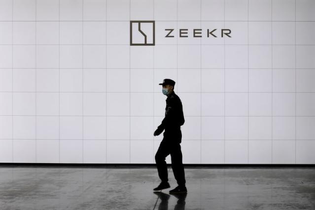 Chinas Zeekr Launches Electric Suv Targets Europe