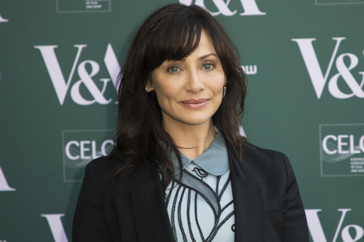 Natalie Imbruglia poses for photographers upon arrival at the preview of the exhibition 'Fashioned from Nature' at the Victoria and Albert Museum, in London, Wednesday, Apr. 18, 2018. (Photo by Vianney Le Caer/Invision/AP)