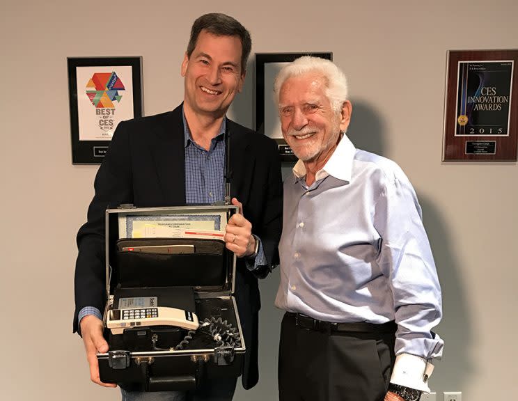 David Pogue and Marty Cooper (right).