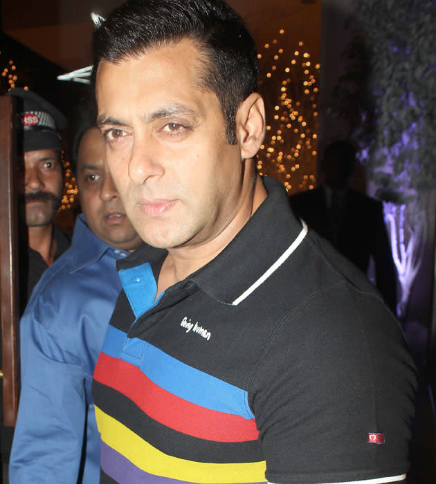 Salman Khan who is riding high on the success of Dabangg 2 arrived for the bash. As you remember Salman and Ash have not really talked to each other for ages - ever since their infamous break up. But, then it was Christmas, a time to forget, forgive and revel in the seasons cheer.