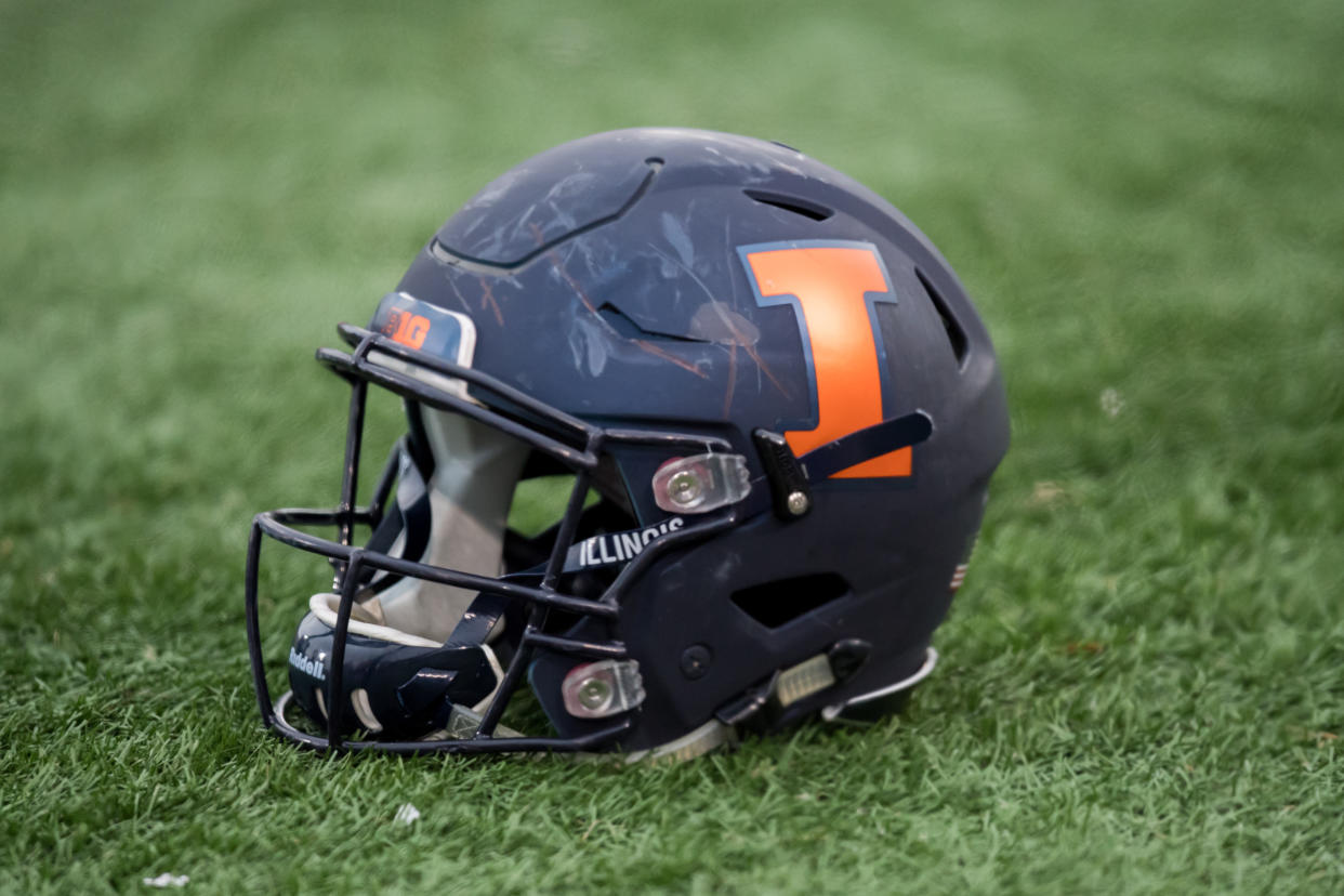 An Illinois Fighting Illini helmet during a game between the Illinois Fighting Illini and the Northwestern Wildcats on Nov. 24, 2018. (Getty)