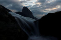 Sugarloaf Mountain is seen from the sea-line of Praia Vermalha beach in Rio de Janeiro, Brazil, May 5, 2016. REUTERS/Ricardo Moraes