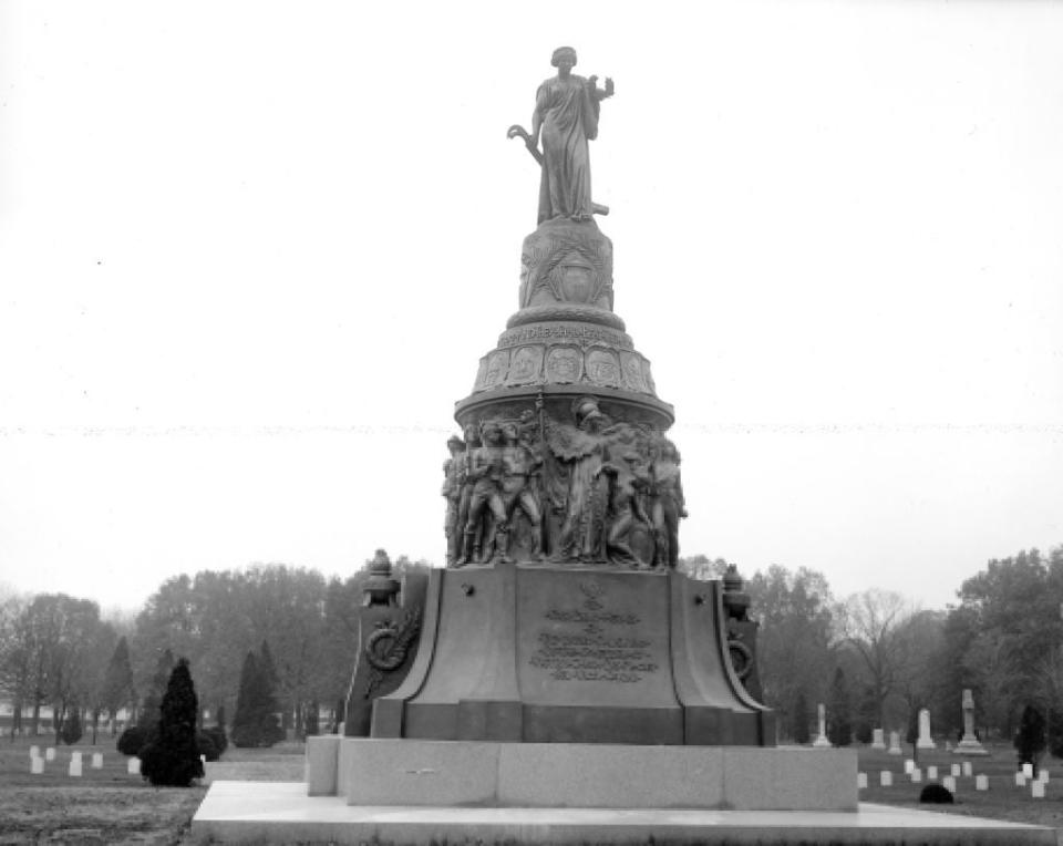 Confederate Memorial, Arlington Cemetery ca. 1910-1920. (Photo by: HUM Images/Universal Images Group via Getty Images)