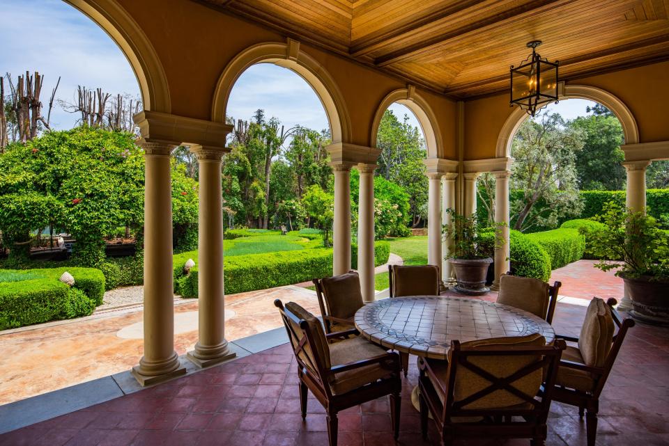 Sit outside and gossip — or plot. (Photo: Berkshire Hathaway HomeServices California Properties)